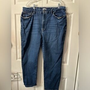 Good American size 20-26 always fits classic